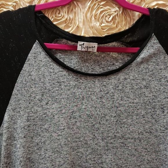 4/$20 🤩Thyme Grey/ Black TShirt - Picture 6 of 8